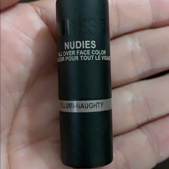 Nudestix Illuminaughty all over face color - Picture 4 of 5